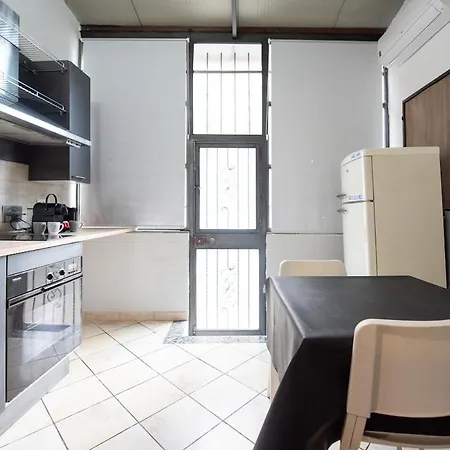 Modern And Serviced Apartment *