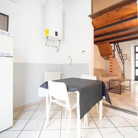Apartment Modern And Serviced Turin
