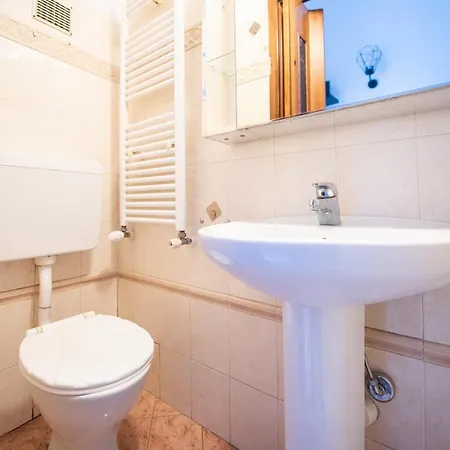 Modern And Serviced Apartment